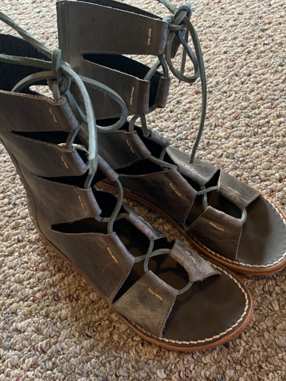 Distressed gray leather gladiator sandals From Freebird - Picture 6 of 6